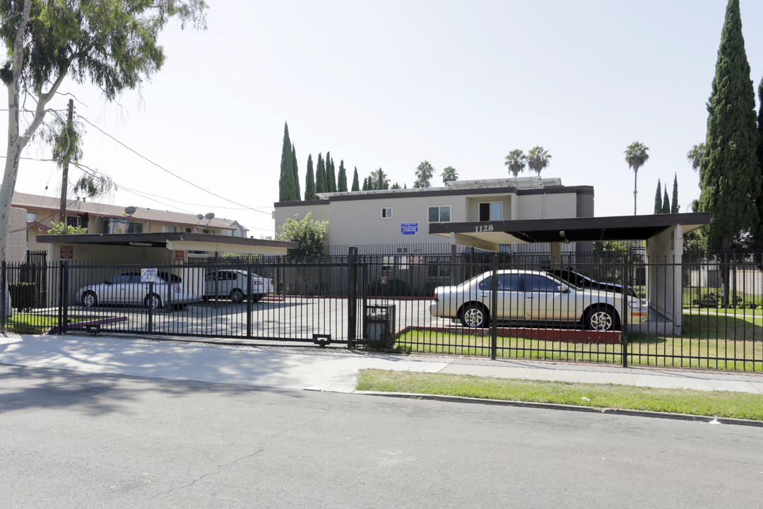 Highland Manor in Santa Ana, CA - Foto de edificio