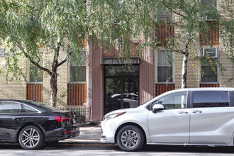 5624 15th Ave in Brooklyn, NY - Foto de edificio - Building Photo