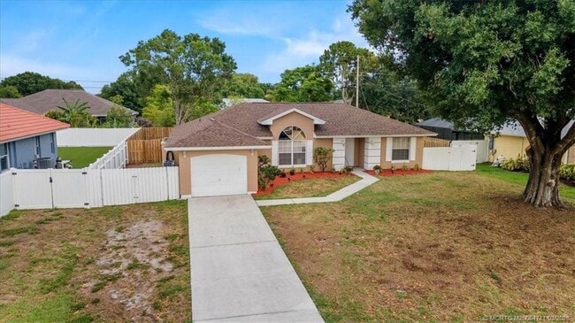 517 SW College Park Rd in Port St. Lucie, FL - Building Photo - Building Photo