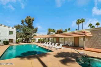 8450 E Old Spanish Trail in Tucson, AZ - Building Photo - Building Photo