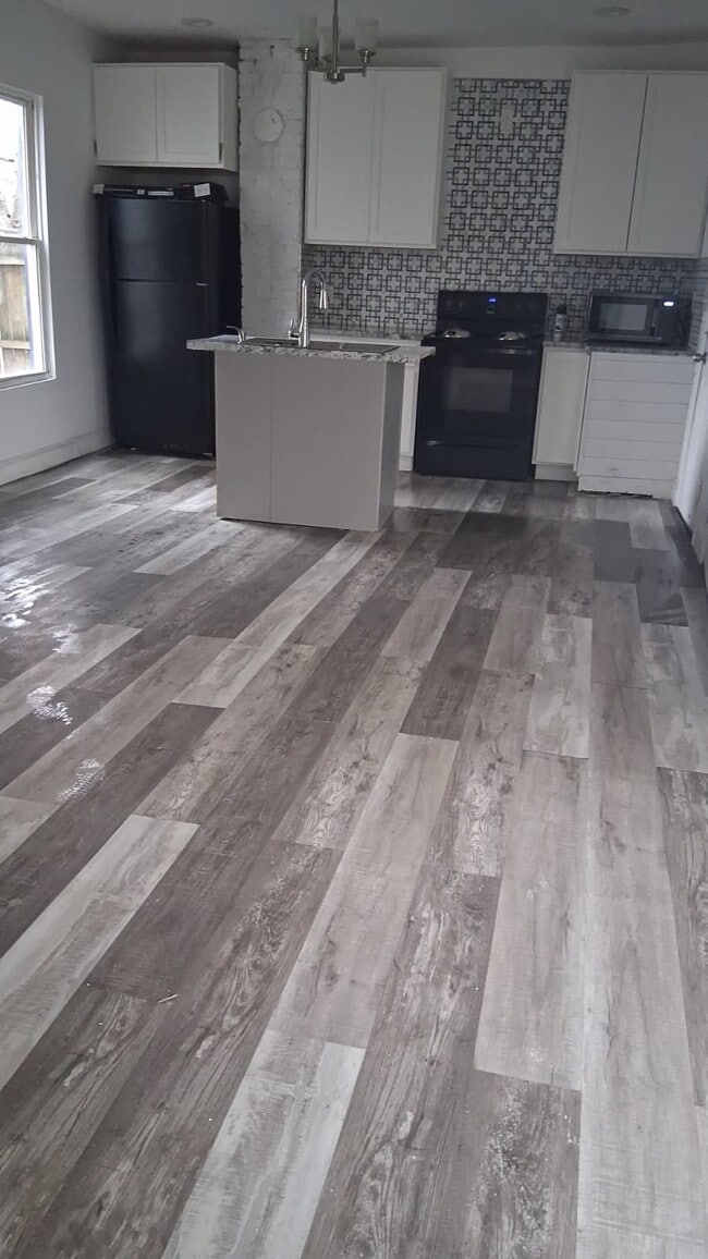 584 Kelton Ave in Columbus, OH - Building Photo - Building Photo