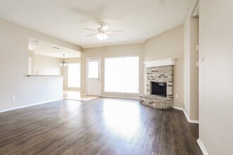 1502 Killdee Ct in Desoto, TX - Foto de edificio - Building Photo