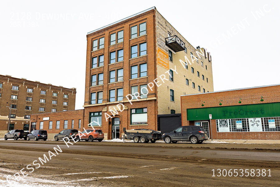 2128 Dewdney Ave in Regina, SK - Building Photo