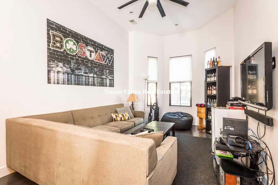 25 Worthington St, Unit 1 in Boston, MA - Building Photo