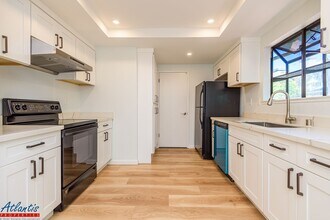 2948 Moorpark Ave in San Jose, CA - Building Photo - Building Photo
