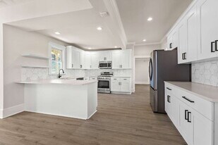 110 S Willard Ave in Hampton, VA - Building Photo