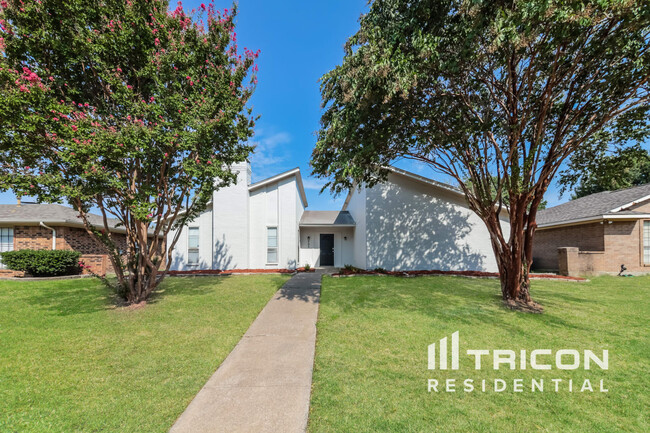 property at 725 Villa Ridge Dr