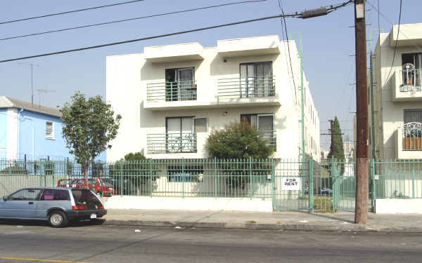 2769 San Marino St in Los Angeles, CA - Building Photo - Building Photo