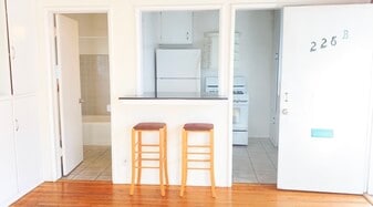 226 N Hollywood Way, Unit B in Burbank, CA - Building Photo