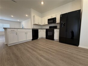 3705 N Carmine Dr in Siloam Springs, AR - Foto de edificio - Building Photo