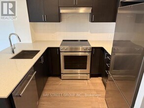 8960 Jane St in Vaughan, ON - Building Photo - Building Photo