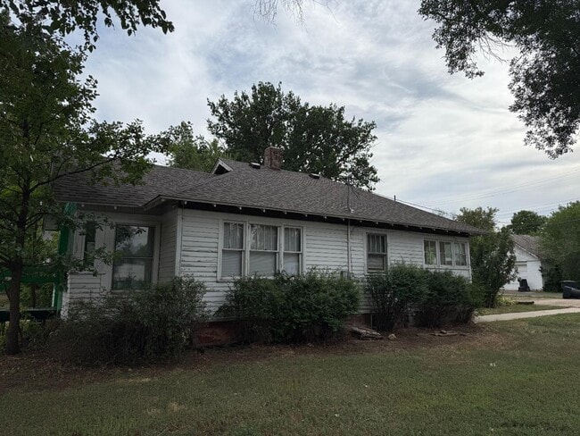 property at 945 Coffman St