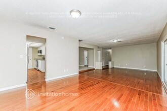7513 Meadow Dr in Tampa, FL - Building Photo - Building Photo