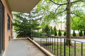 Courtside Square Apartments in King of Prussia, PA - Foto de edificio - Interior Photo