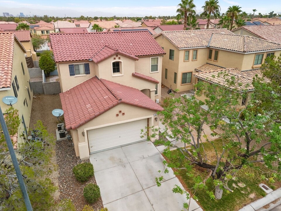 702 Holland Heights Ave in Las Vegas, NV - Building Photo