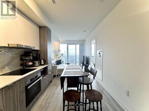 55 Cooper St in Toronto, ON - Building Photo - Building Photo