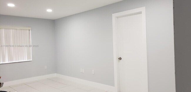 15260 SW 80th St in Miami, FL - Building Photo - Building Photo