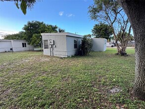 1608 St in Lauderhill, FL - Building Photo - Building Photo