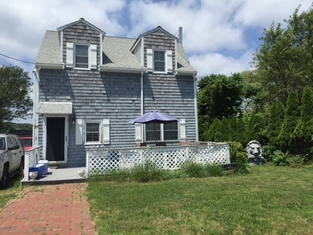 property at 9 Beach St