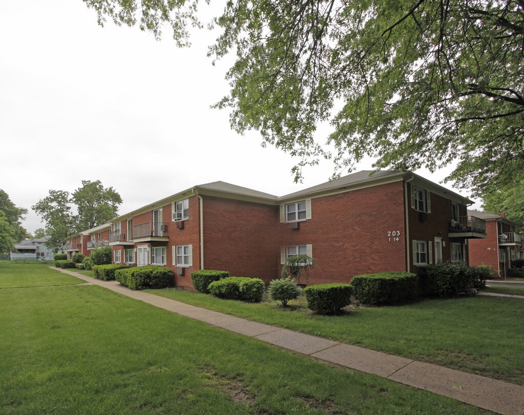 Finchley Gardens Apartments South Bound Brook, NJ Apartments For Rent