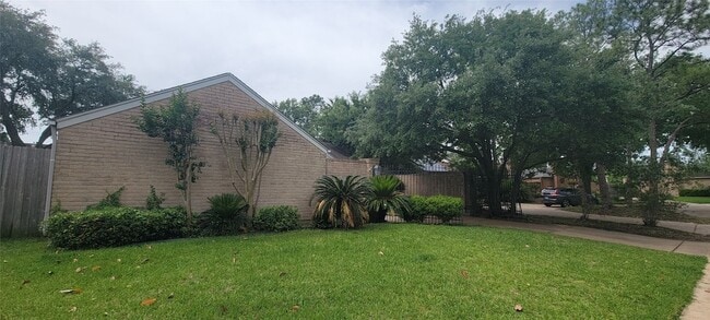 property at 11531 Overbrook Ln