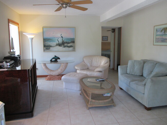 39 Tarpon Ave, Unit Tropical and Quiet in Key Largo, FL - Building Photo - Building Photo