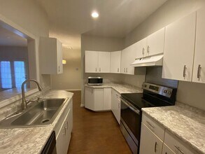 1600 Sturdivant Dr in Wilmington, NC - Building Photo - Building Photo