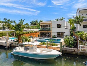 1815 Fairhaven Pl in Miami, FL - Building Photo - Building Photo