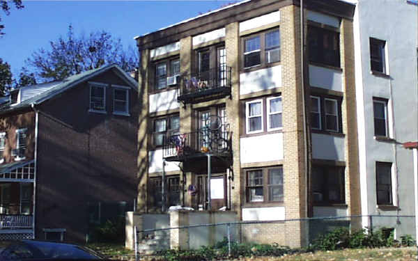 621 S Walnut St in West Chester, PA - Building Photo