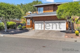 54 Aaron Dr in Novato, CA - Building Photo - Building Photo