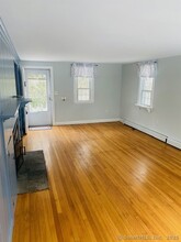 183 Gaylord Dr in Waterbury, CT - Building Photo - Building Photo