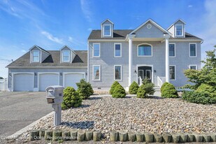 1103 Laurel Blvd in Lanoka Harbor, NJ - Building Photo