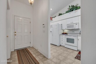 1412 Coconut Palm Cir in Port Orange, FL - Building Photo - Building Photo