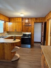 211 E 3rd St in Keene, TX - Building Photo - Building Photo