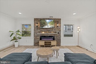 5 Burgess Ln in Willingboro, NJ - Building Photo - Building Photo