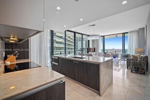480 NE 31st St in Miami, FL - Building Photo