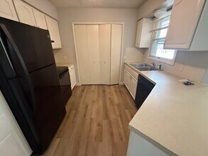 2193 Edison St NW in Uniontown, OH - Building Photo - Building Photo