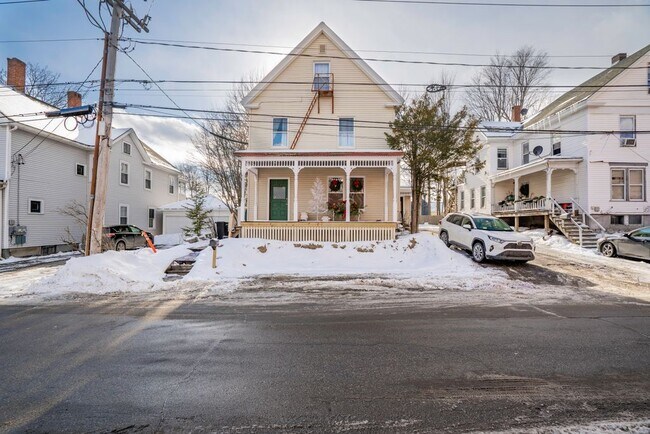 8 Weston St in Augusta, ME - Building Photo - Building Photo