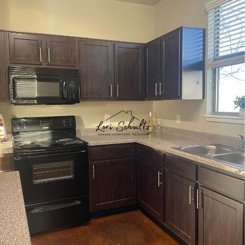 property at 790 E Boundary St