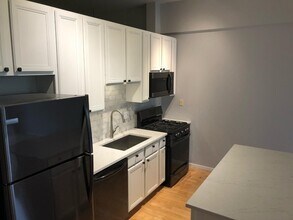 3944 N Claremont Ave in Chicago, IL - Building Photo - Building Photo