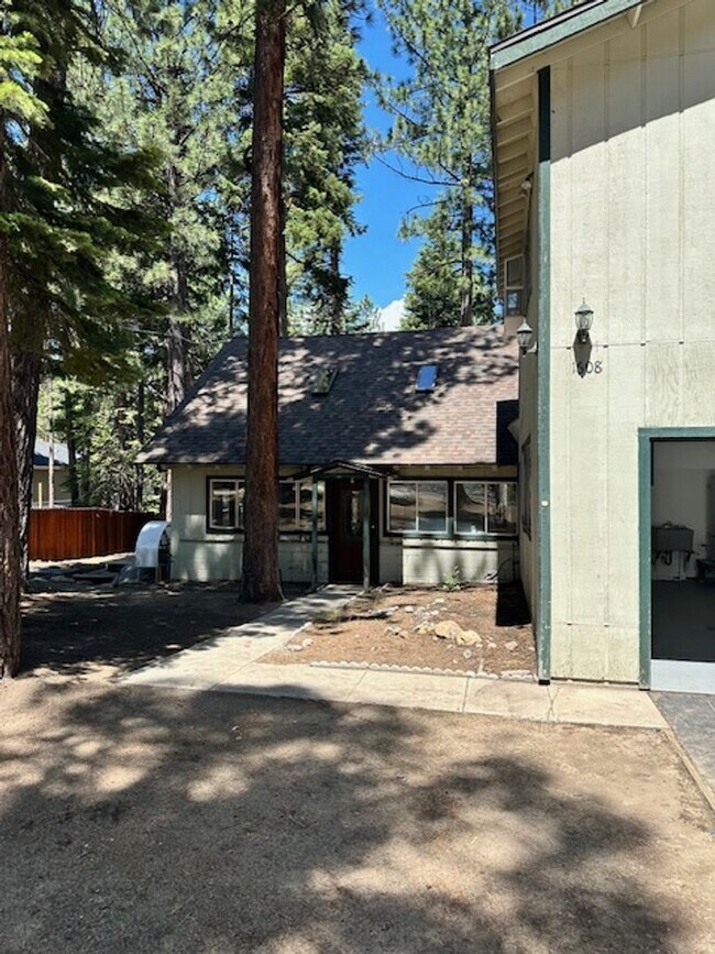 1608 Cherry Hills Cir in South Lake Tahoe, CA - Building Photo - Building Photo