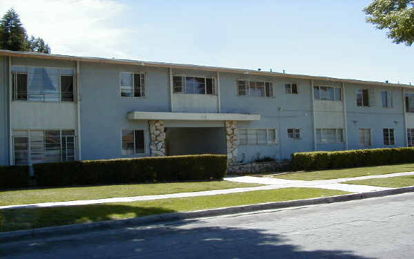 1714 W Martha Ln in Santa Ana, CA - Building Photo