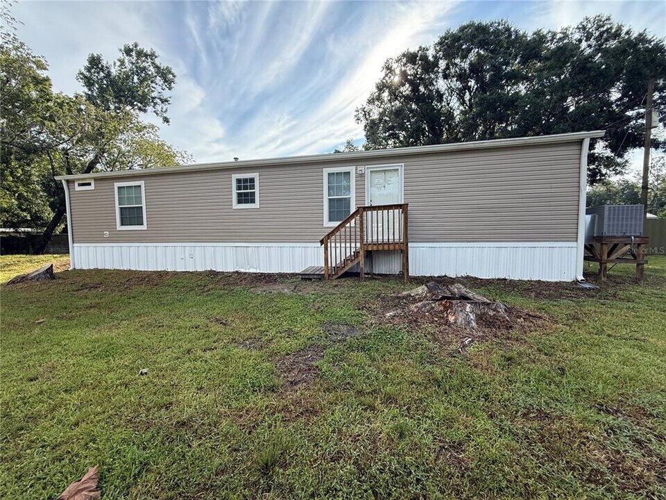 39141 Bay Ave in Zephyrhills, FL - Building Photo