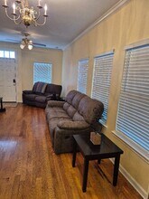 152 S Foster Dr in Baton Rouge, LA - Foto de edificio - Building Photo