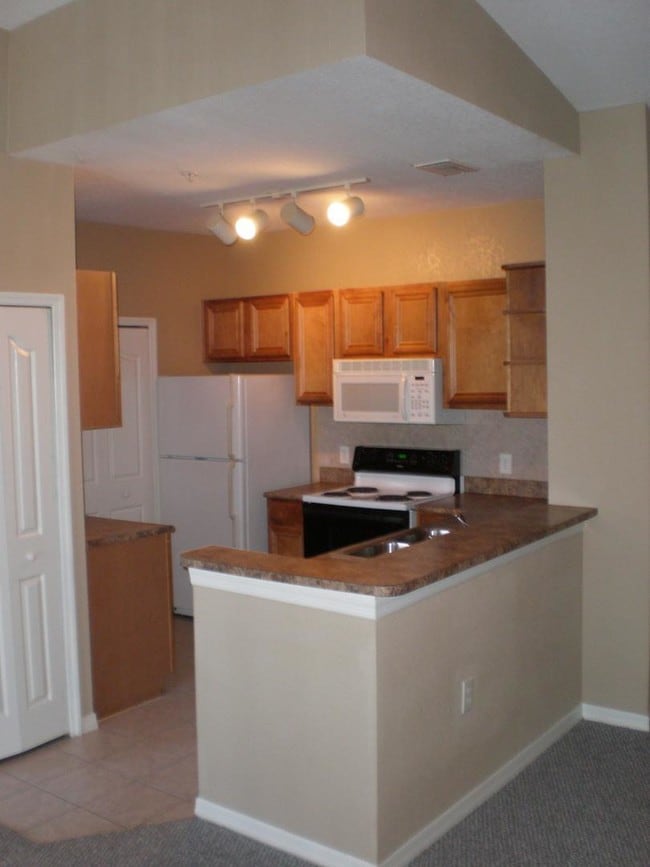 6141 Metrowest Blvd in Orlando, FL - Building Photo - Building Photo