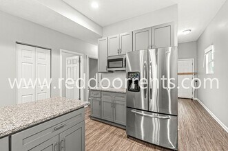 2345 N Kenwood Ave in Indianapolis, IN - Building Photo - Building Photo