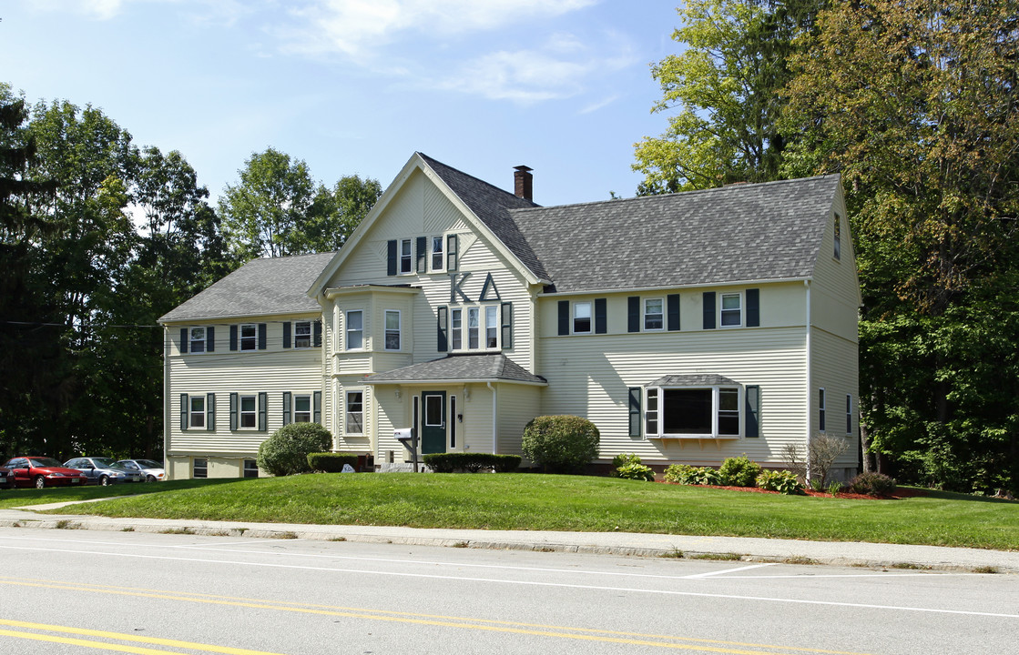 25 Madbury Ct in Durham, NH - Foto de edificio