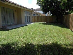 12301 SW 124th Ter in Miami, FL - Foto de edificio - Building Photo