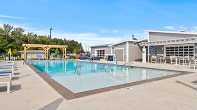 Authentix Town Creek in Lenoir City, TN - Foto de edificio - Building Photo
