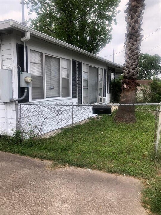 4123 Yale St Photo